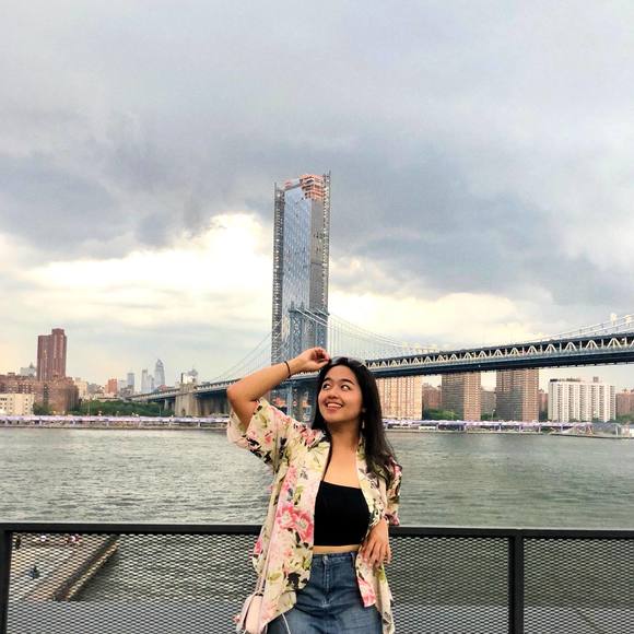 Meet your Posher, Elaine - Picture 1 of 1